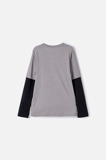 POLERA DE JURASSIC WORLD GRIS Y NEGRA DOBLE MANGA PARA NIÑO