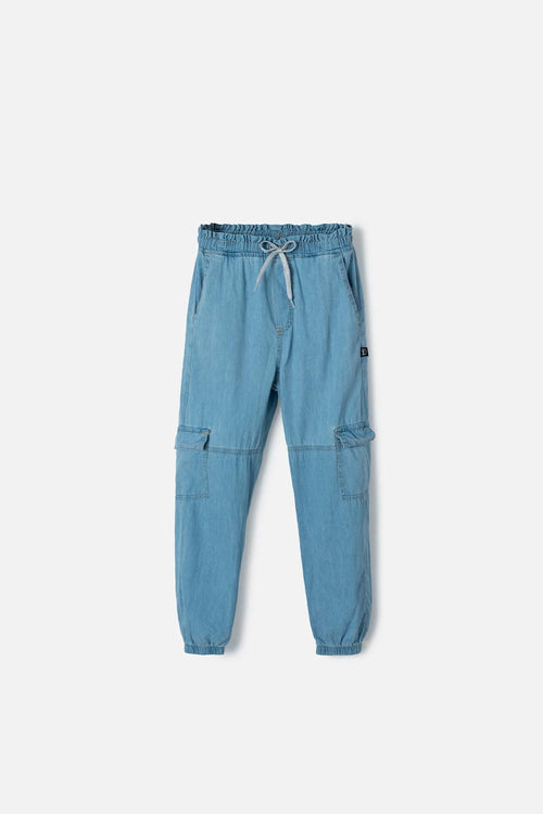 JOGGER DE MIC CON CORDÓN AZUL CLARO PARA NIÑA