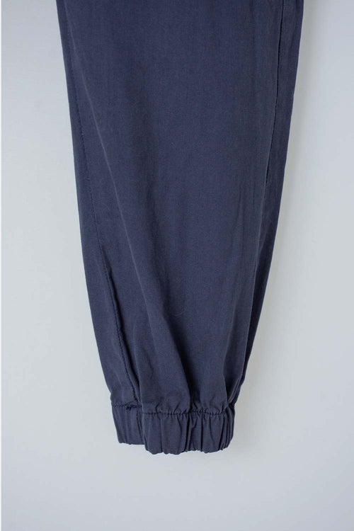 JOGGER DE MIC CON CORDÓN AZUL PARA NIÑO