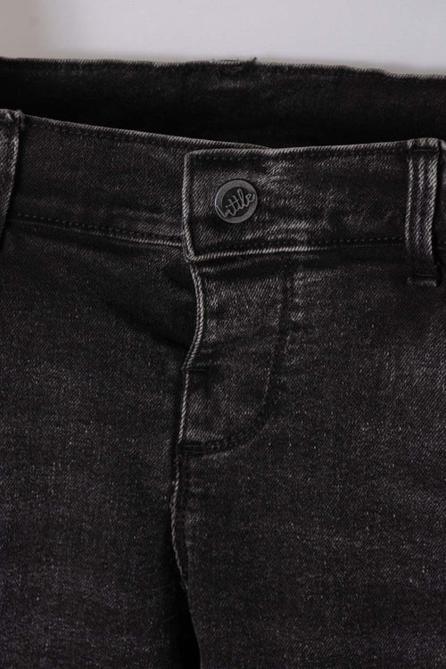 JEAN LITTLEMIC EN DENIM TONO OSCURO CON BOLSILLOS TIPO CARGO PARA NIÑO 2T A 5T