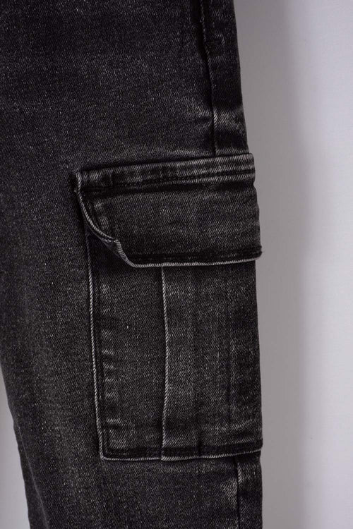 JEAN LITTLEMIC EN DENIM TONO OSCURO CON BOLSILLOS TIPO CARGO PARA NIÑO 2T A 5T