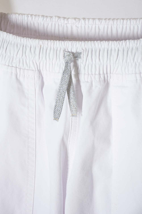 JOGGER DE MIC CON CORDÓN BLANCO PARA NIÑA