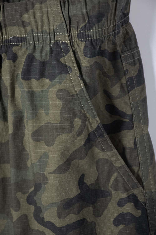 BERMUDA DE MIC CON CORDÓN VERDE PARA NIÑO