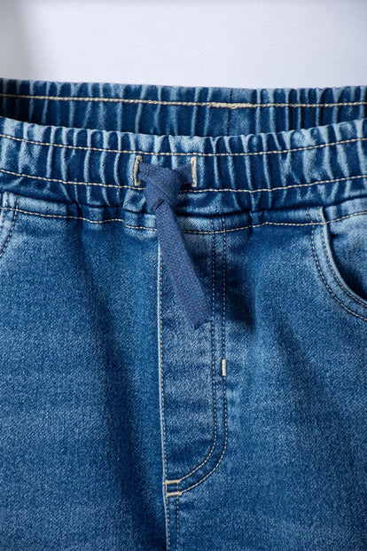 JOGGER DE MIC CON CORDÓN AZUL PARA NIÑO