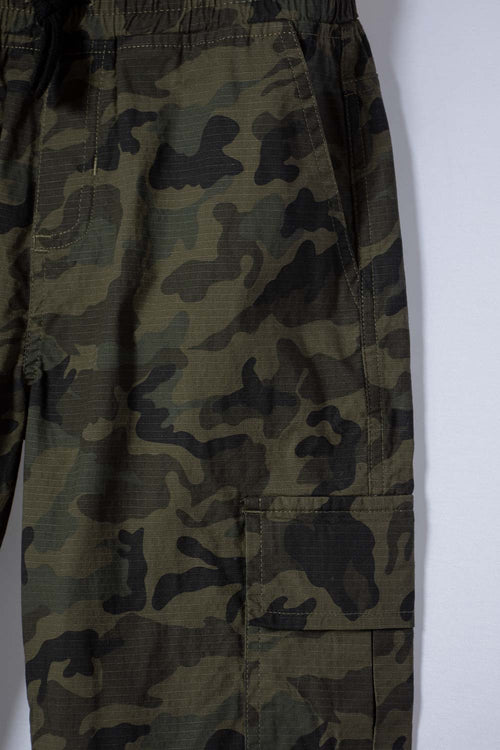 JOGGER DE MIC CON CORDÓN VERDE MILITAR PARA NIÑO