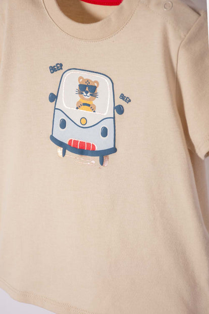 CONJUNTO LITTLEMIC CAQUI Y ROJO ESTAMPADO EN FRENTE PARA BEBÉ NIÑO