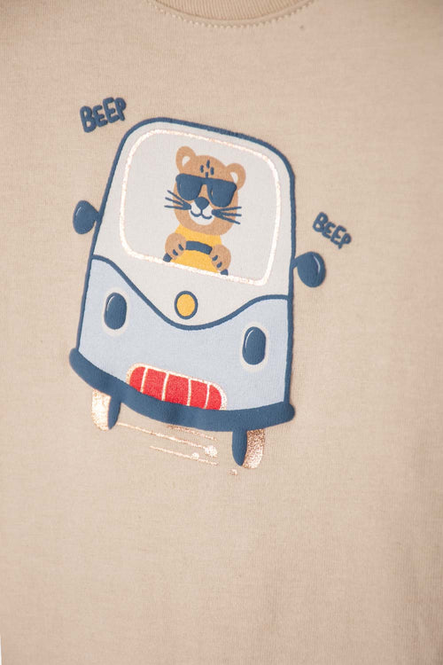 CONJUNTO LITTLEMIC CAQUI Y ROJO ESTAMPADO EN FRENTE PARA BEBÉ NIÑO